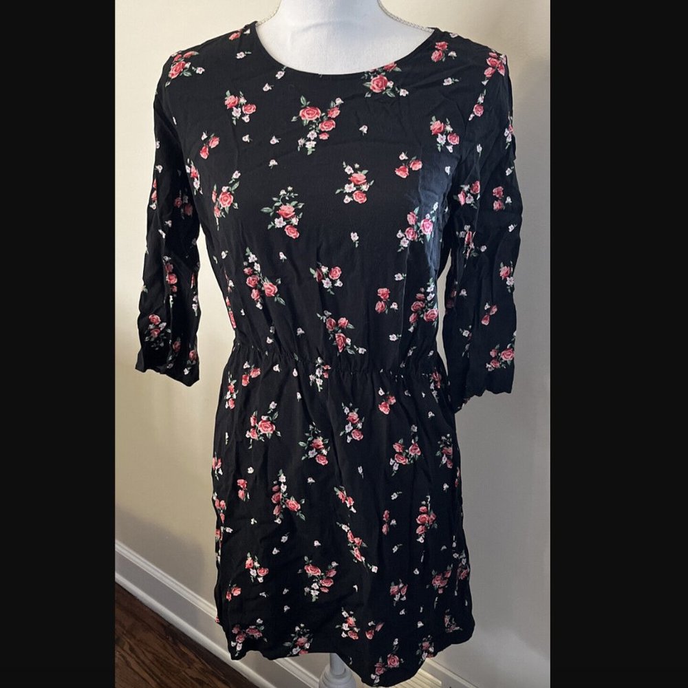 H&M Navy Floral Keyhole Detail Dress
